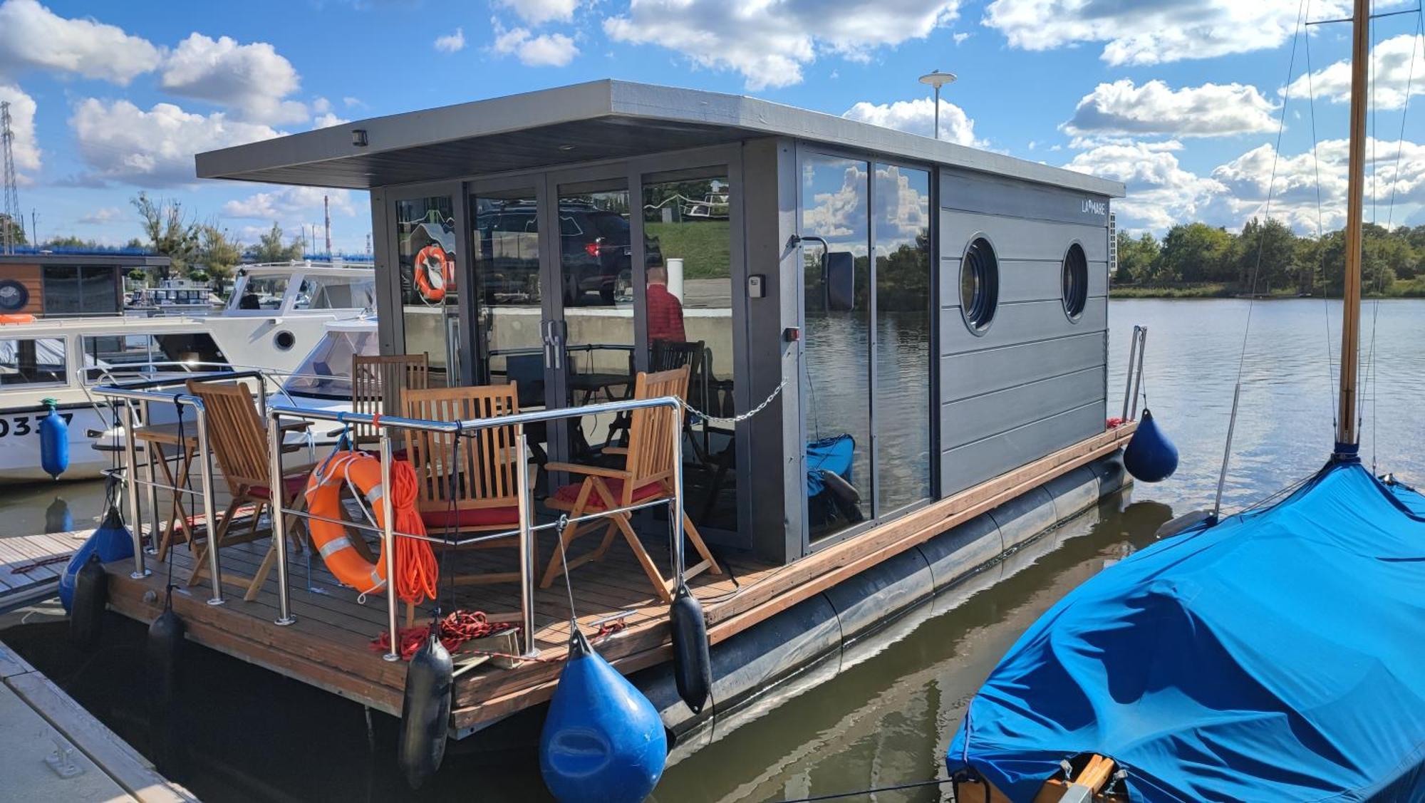 Houseboat Water Boy Apartament Plywajacy Dom Na Wodzie Lodz Apartment Wroclaw Exterior photo