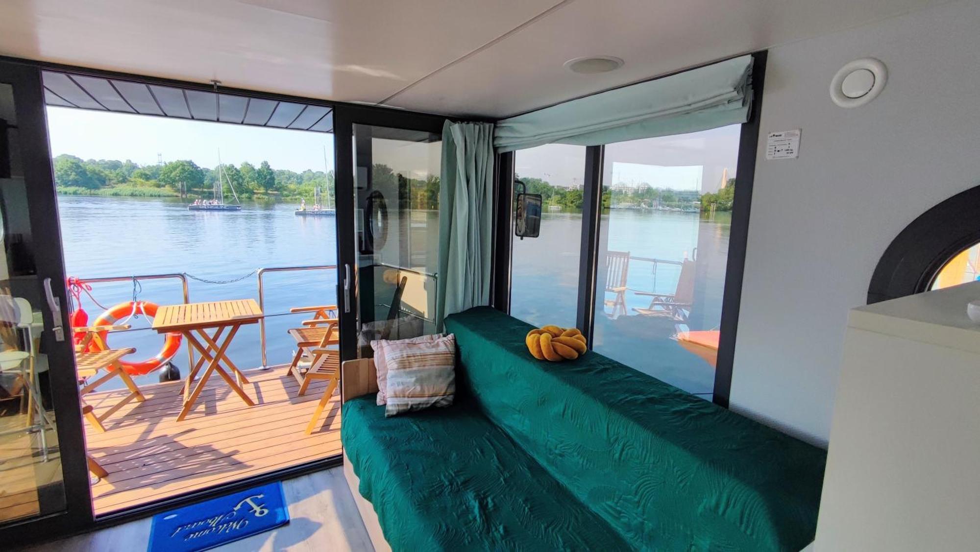 Houseboat Water Boy Apartament Plywajacy Dom Na Wodzie Lodz Apartment Wroclaw Exterior photo